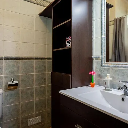 Charming 1 Bedroom In By Lovelystay Apartment *